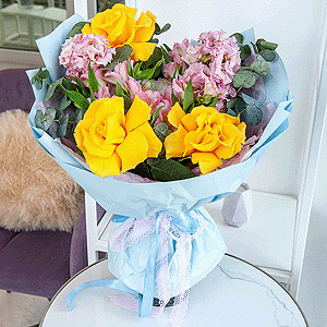 Rose Yellow 50 cm Ecuador (Mohana, Latina, Brighton) - 5, Alstromeria white, soft pink - 5, Baltica White Spray Chrysanthemum - 1, Pink Lisianthus (Eustoma) - 2, Eucalyptus, Wrapping Paper