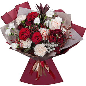 Роза красная 50 см - 4, Роза кремовая 50 см - 3, Роза кустовая красная 50 см - 2, Гвоздика белая, кремовая - 5, Гвоздика кустовая белая - 4, Бруния, Леукадендрон, Фисташка, Современная упаковка