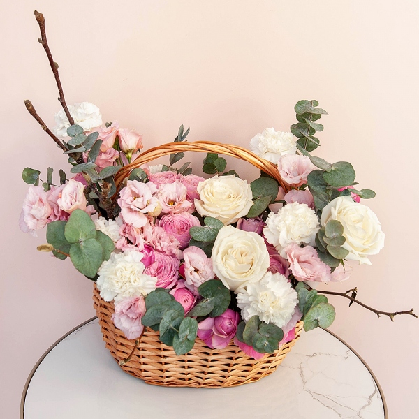 Spray peony rose Misty Bubbles, 50 cm - 3, Pink Lisianthus (Eustoma) - 4, Carnation white, cream - 15, White rose 50 cm Ecuador - 7, Small Basket, Eucalyptus, Artificial branch, Oasis