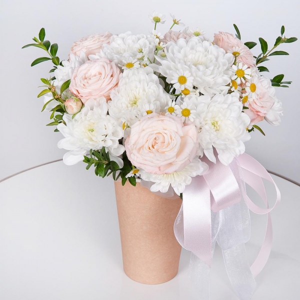 Baltica White Spray Chrysanthemum - 2, Peony sprayrose - 1, Chamomile - 1, Cardboard pot (cup), Oasis, Oasis, Ribbon, Pistachio
