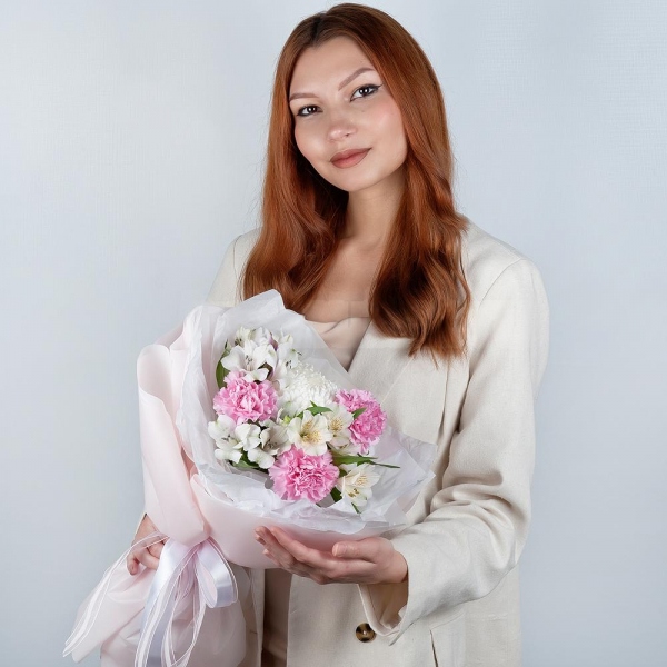 Alstromeria white, soft pink - 5, Pink carnation - 5, Chrysanthemum white Bigoudi - 1, Wrapping Paper