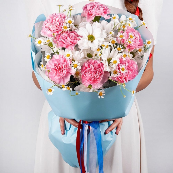 Pink carnation - 11, Bacardi White Spray Chrysanthemum - 2, Chamomile - 2, Wrapping Paper