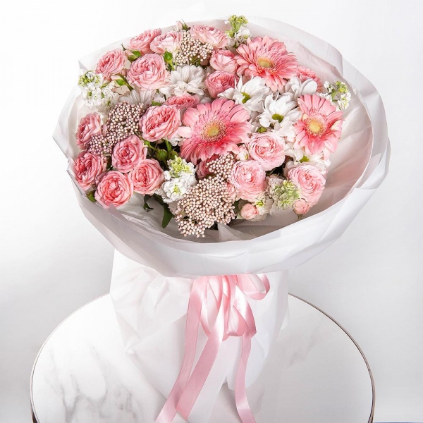 Bacardi White Spray Chrysanthemum - 3, Gerbera pink - 7, White Matthiola - 5, Bright pink spray rose mix, 50 cm - 5, Ozotamnus, Wrapping Paper