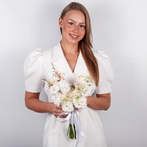 Calla lilies - 5, lisianthus - 11, Astilbe, Ozotamnus, Ribbon