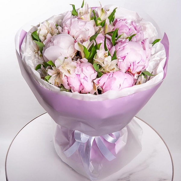 Peony pink - 7, Alstromeria white, soft pink - 9, Wrapping Paper