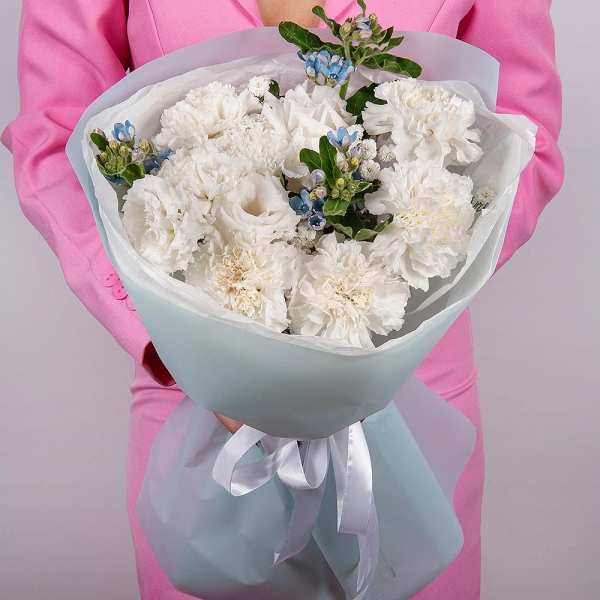 Carnation white, cream - 15, lisianthus - 2, Baltica White Spray Chrysanthemum - 2, Oksipetalum, Wrapping Paper