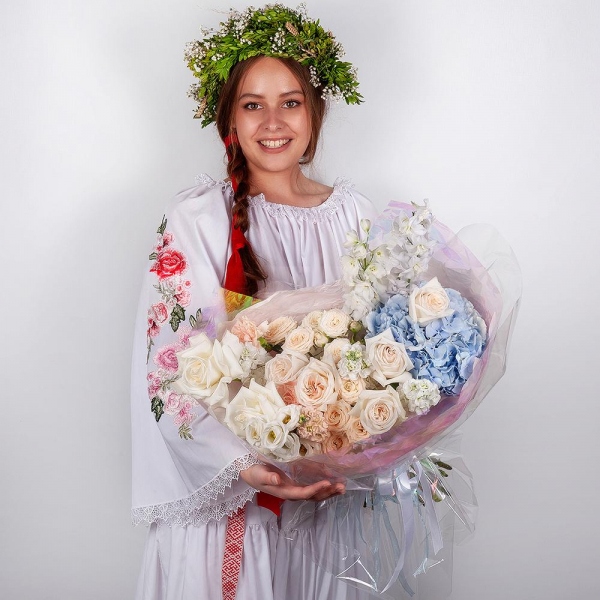 White rose 50 cm Ecuador - 2, Blue/purple hydrangea - 1, Spray peony rose  - 5, Carnation white, cream - 12, White Matthiola - 4, Baltica White Spray Chrysanthemum - 1, lisianthus - 1, Blue Delphinium, Wrapping Paper