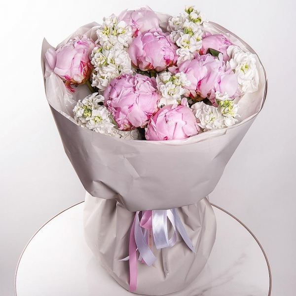 Peony pink - 7, White Matthiola - 18, Wrapping Paper