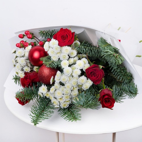 Red rose 50 cm - 6, Athos poms Stallion - 5, Hypericum, Spruce branches (1pc.), Mesh (Abaka), Ribbon, Christmas decor (set)