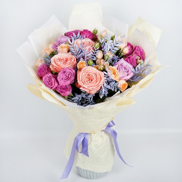 Peony rose Kahala 50 cm - 3, Pink rose 50 cm - 4, Bright pink spray rose mix, 50 cm - 8, Wrapping Paper, Pistachio
