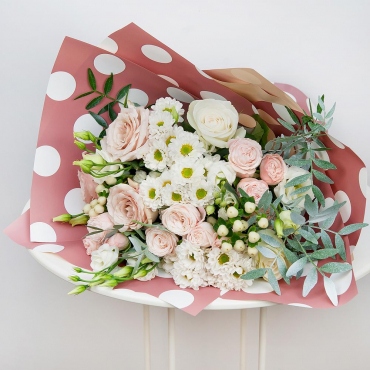 Santini White Spray Chrysanthemum - 3, Rose Powder 50 cm Ecuador (Quicksand, Menta) - 3, White rose 50 cm - 2, lisianthus - 2, Spray rose 50 cm (multiple small blooms on a stem) - 3, Hypericum, Pistachio, Ribbon, Wrapping Paper