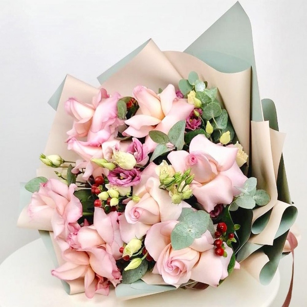 Rose Pink 50 cm Ecuador (Chelo, Hermosa, Novia, Titanik, Engagement, Pink Mondiale) - 9, Pink Lisianthus (Eustoma) - 4, Hypericum, Eucalyptus Cinerea, Wrapping Paper
