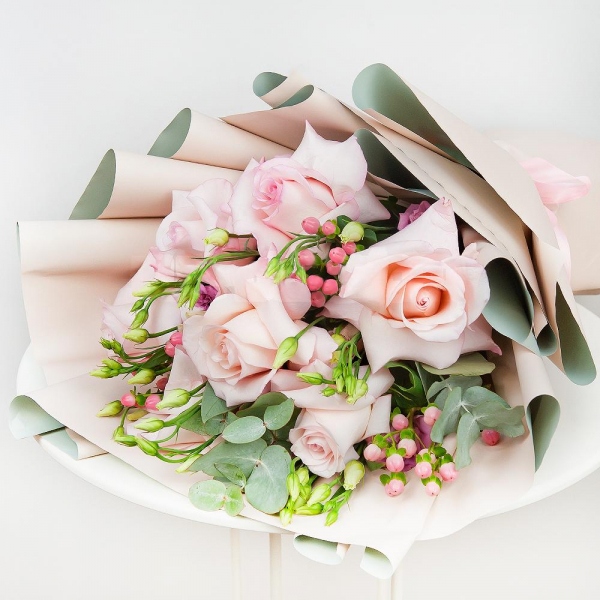 Rose Pink 50 cm Ecuador (Chelo, Hermosa, Novia, Titanik, Engagement, Pink Mondiale) - 11, Pink Lisianthus (Eustoma) - 4, Hypericum, Eucalyptus Cinerea, Wrapping Paper