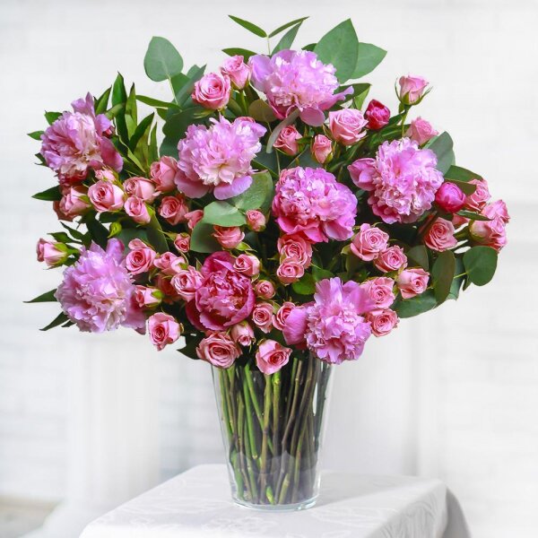 Peony pink - 15, Bright pink spray rose mix, 50 cm - 19, Eucalyptus parvifolia (1 pc.), Sisal, Ribbon