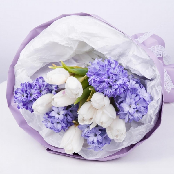 Blue Hyacinth - 9, Tulip white - 13, Wrapping Paper