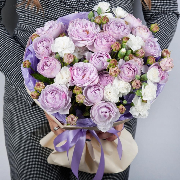 Peony sprayrose - 7, Alstromeria white, soft pink - 8, Wrapping Paper, Ribbon