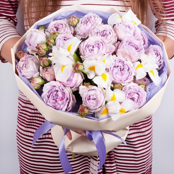 Peony sprayrose - 7, Alstromeria white, soft pink - 8, Wrapping Paper, Ribbon