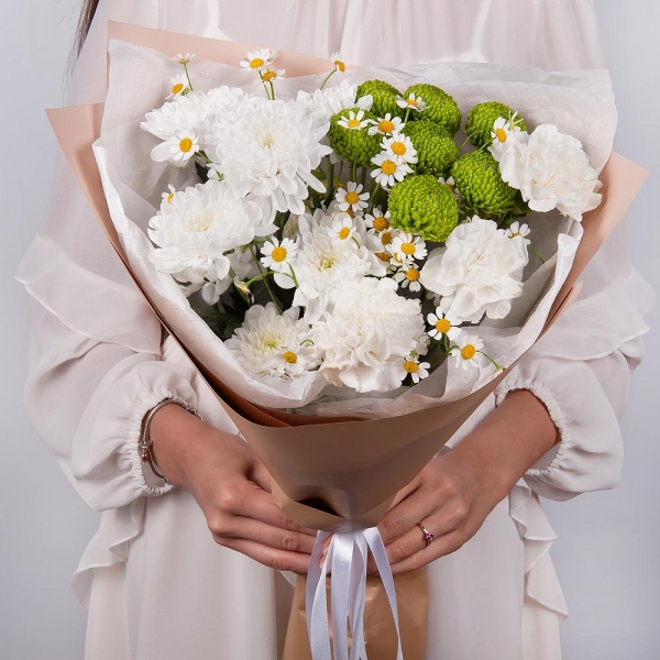Baltica White Spray Chrysanthemum - 2, Carnation white, cream - 4, Chamomile - 1, Athos pom Feeling Green - 1, Wrapping Paper