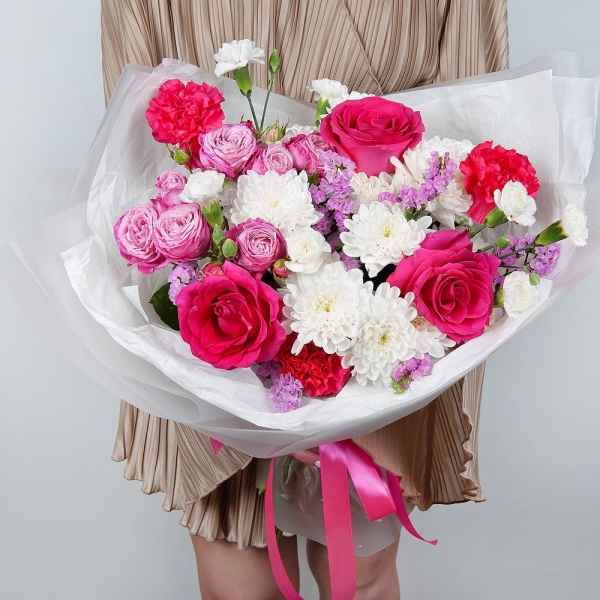 Baltica White Spray Chrysanthemum - 4, Pink rose 50 cm - 5, Peony sprayrose - 1, Pink carnation - 6, White spray carnation - 5, Pink Statice, Wrapping Paper