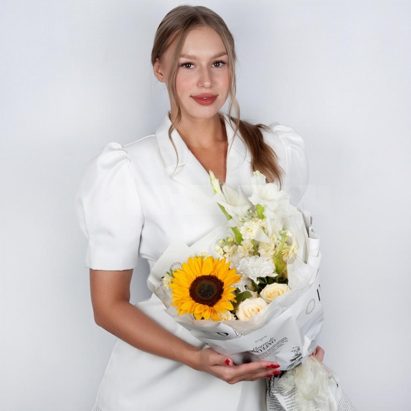 Sunflower - 1, White Gladiolus - 2, Baltica White Spray Chrysanthemum - 1, White Matthiola - 2, Spray rose: white, cream, light pink 50 cm - 5, Wrapping Paper