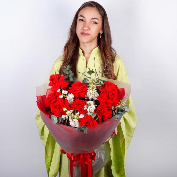 Red rose Nina 50 cm - 13, White Matthiola - 5, Eucalyptus Cinerea, Wrapping Paper